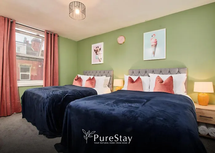 Large Leeds Home With Free Parking Sleeps 8