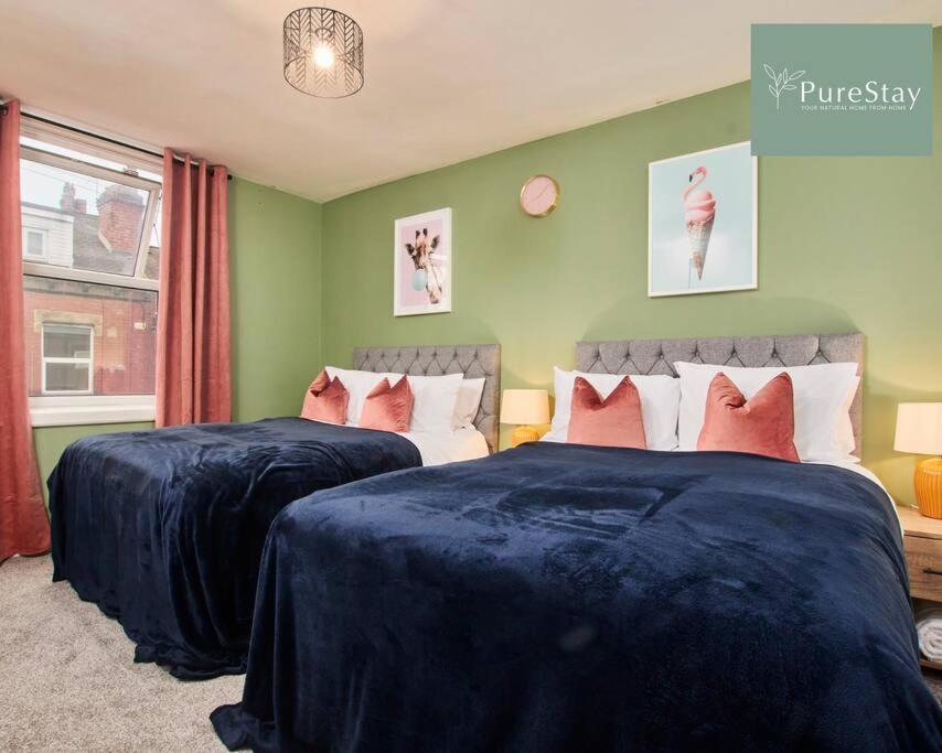 Large Leeds With Free Parking Sleeps 8