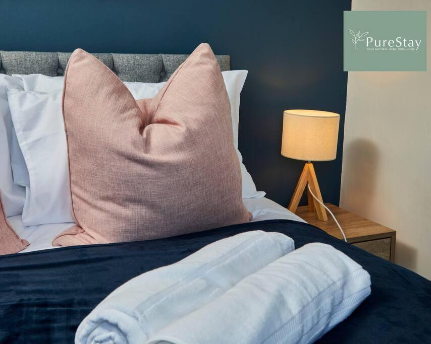 Large Leeds With Free Parking Sleeps 8 Apartamento *